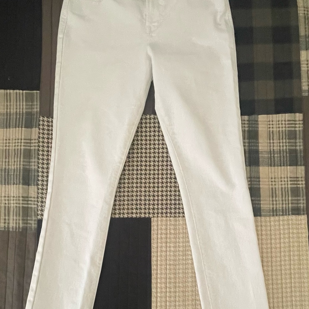 Old Navy White Curvy Fit Jeans